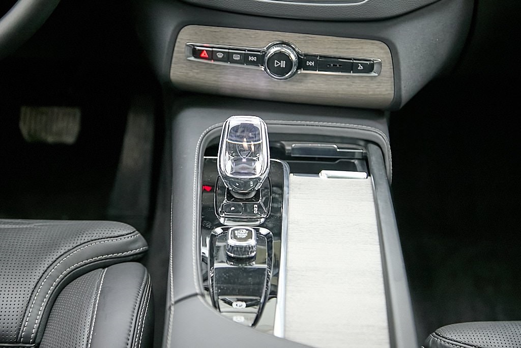 2023 VOLVO XC90 - Image 26