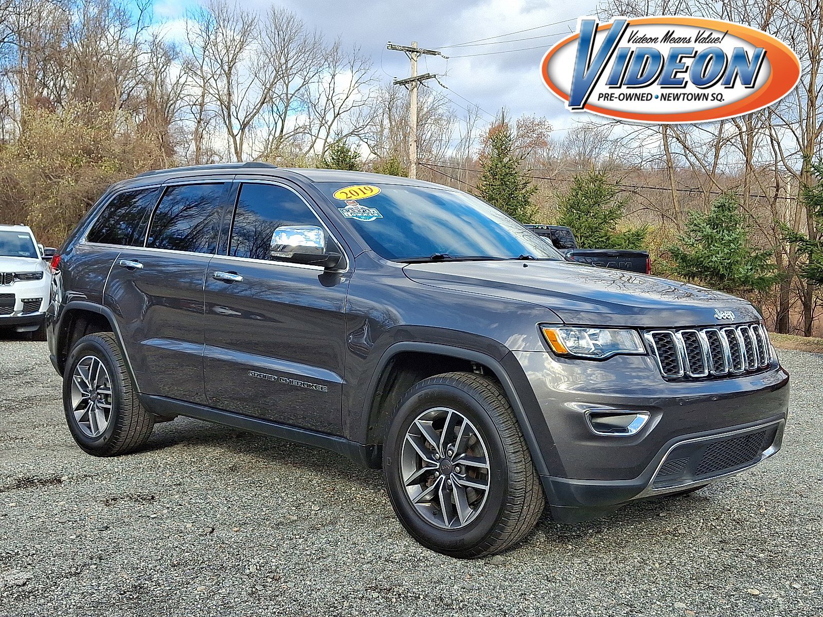 2019 Jeep Grand Cherokee Limited's photo