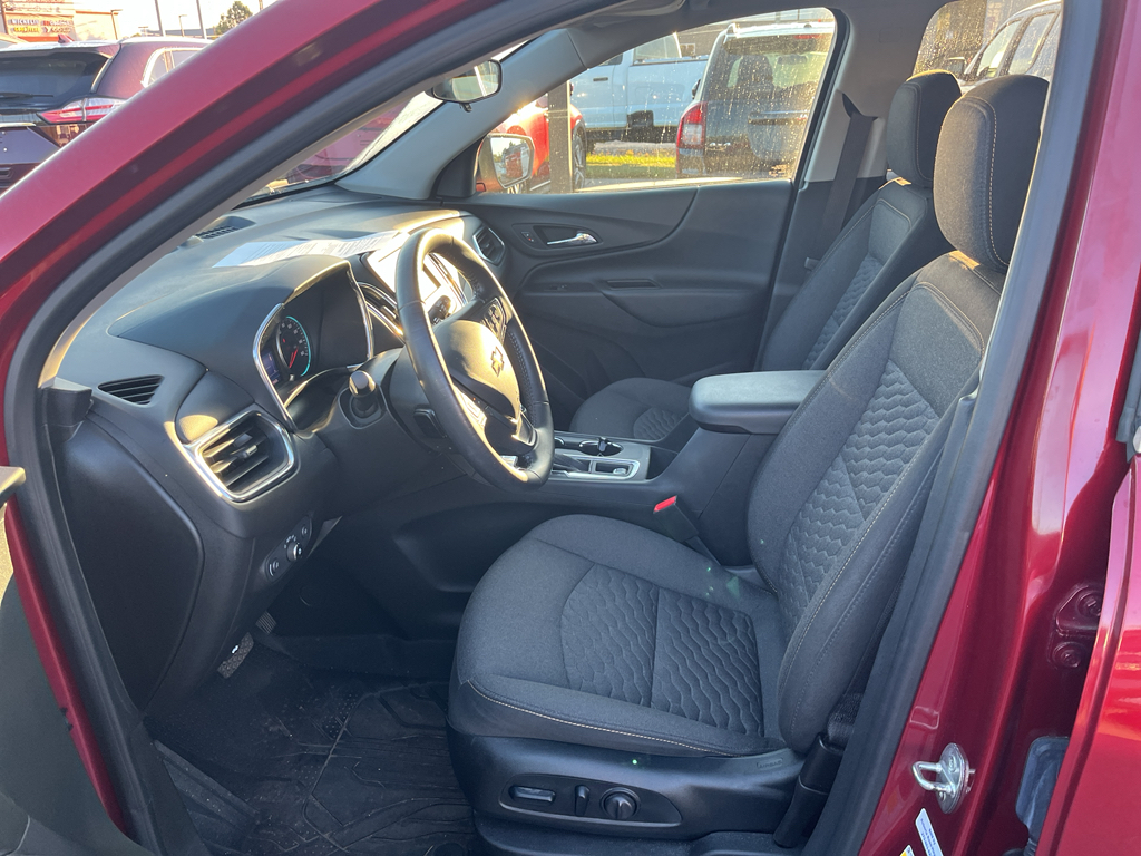 2021 Chevrolet Equinox LT photo 4
