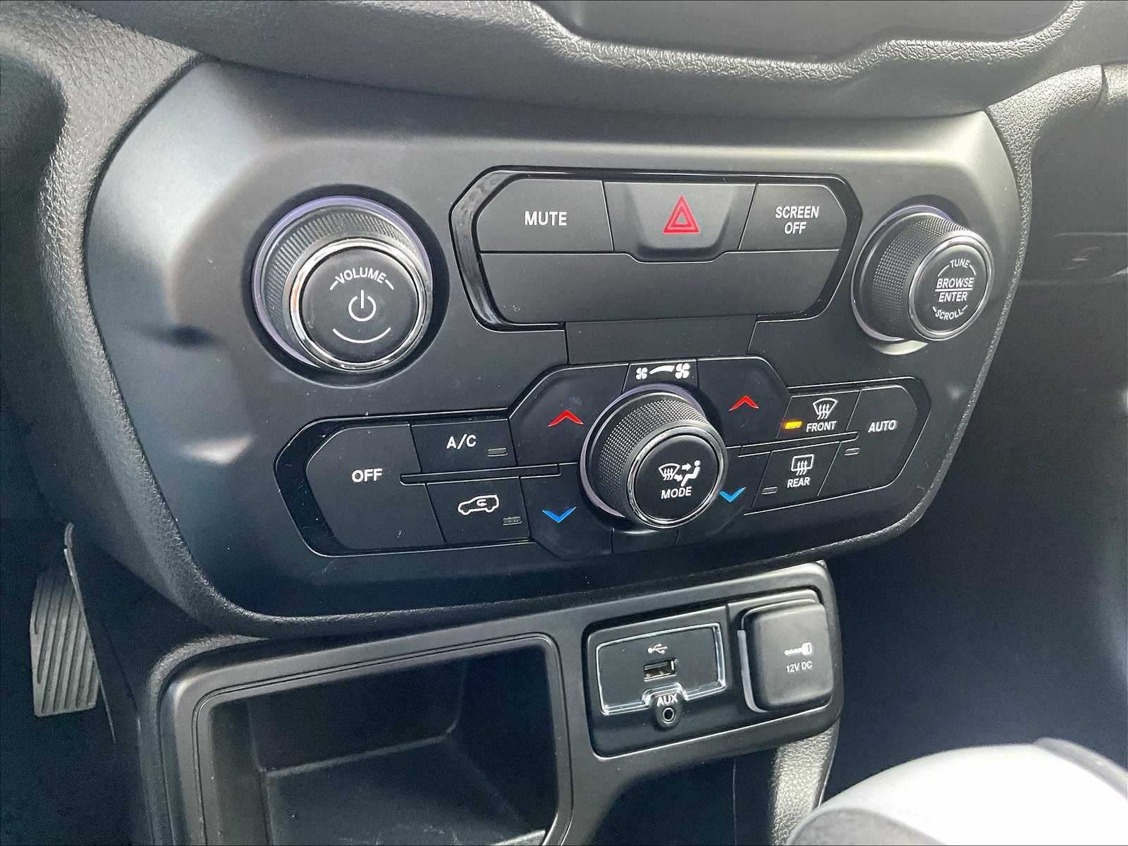 2020 Jeep Renegade Altitude photo 25