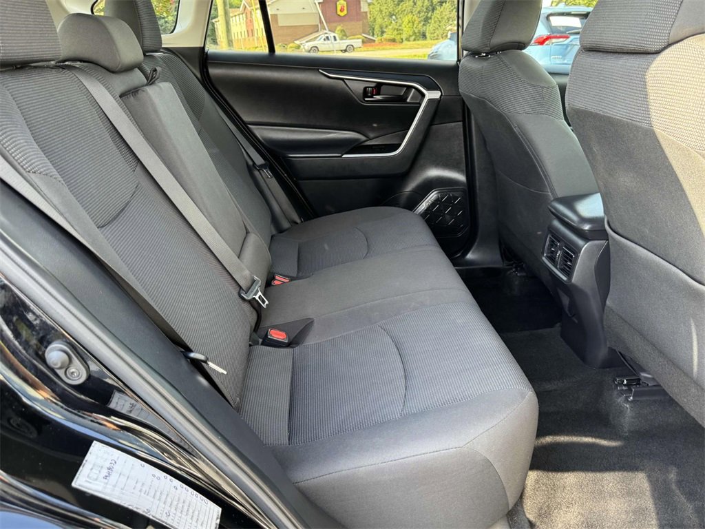 2024 Toyota RAV4 LE photo 9