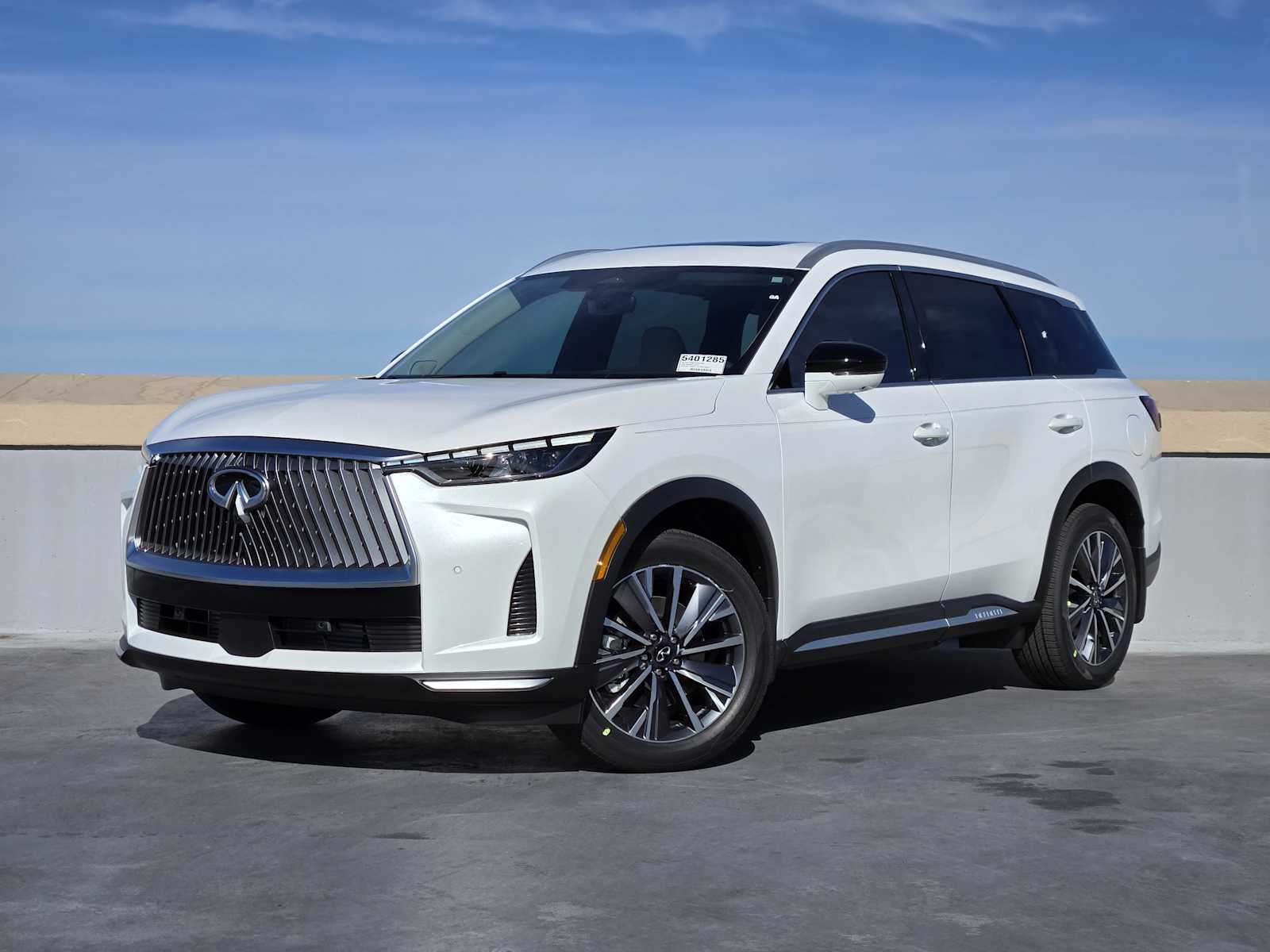 2026 INFINITI QX60 LUXE's photo