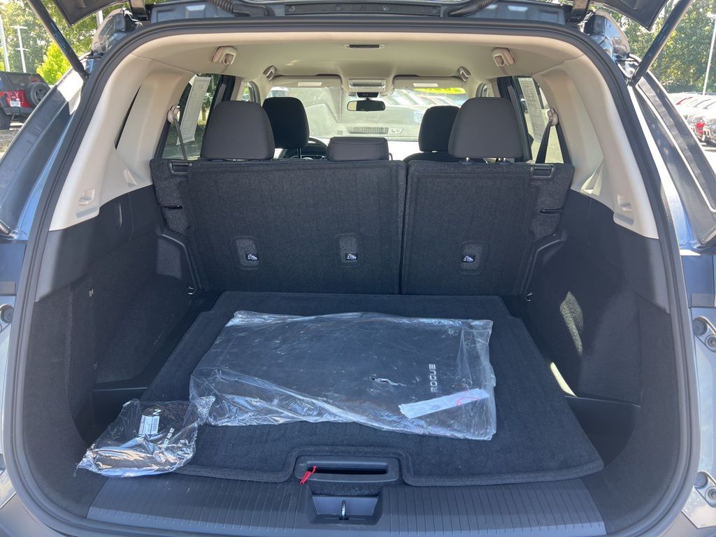 2023 Nissan Rogue S photo 13