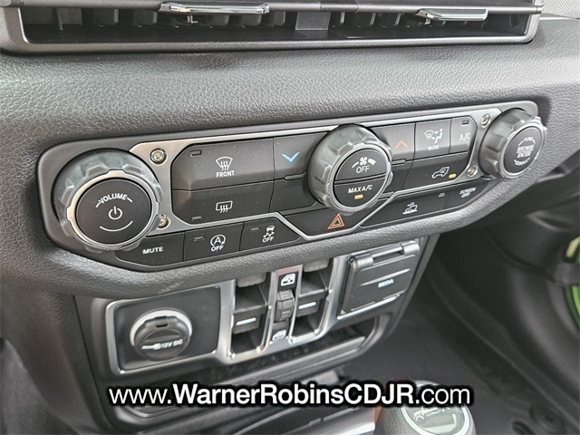 2025 Jeep Gladiator Sport S photo 18