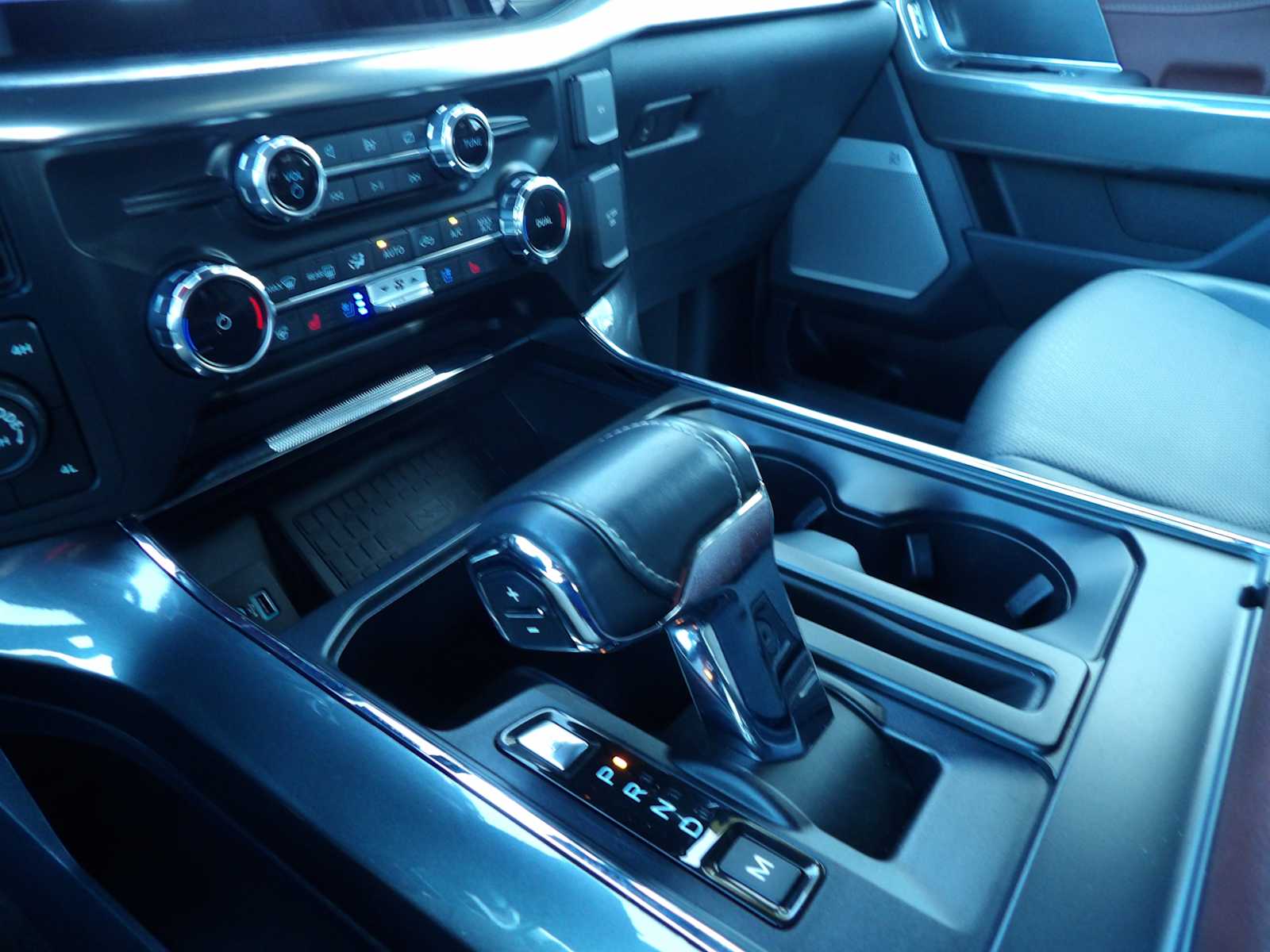 2022 Ford F-150 Lariat photo 25
