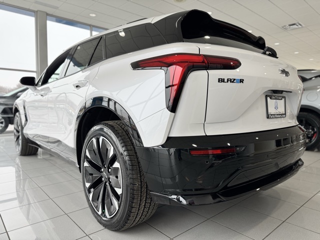 2025 Chevrolet Blazer EV RS photo 3