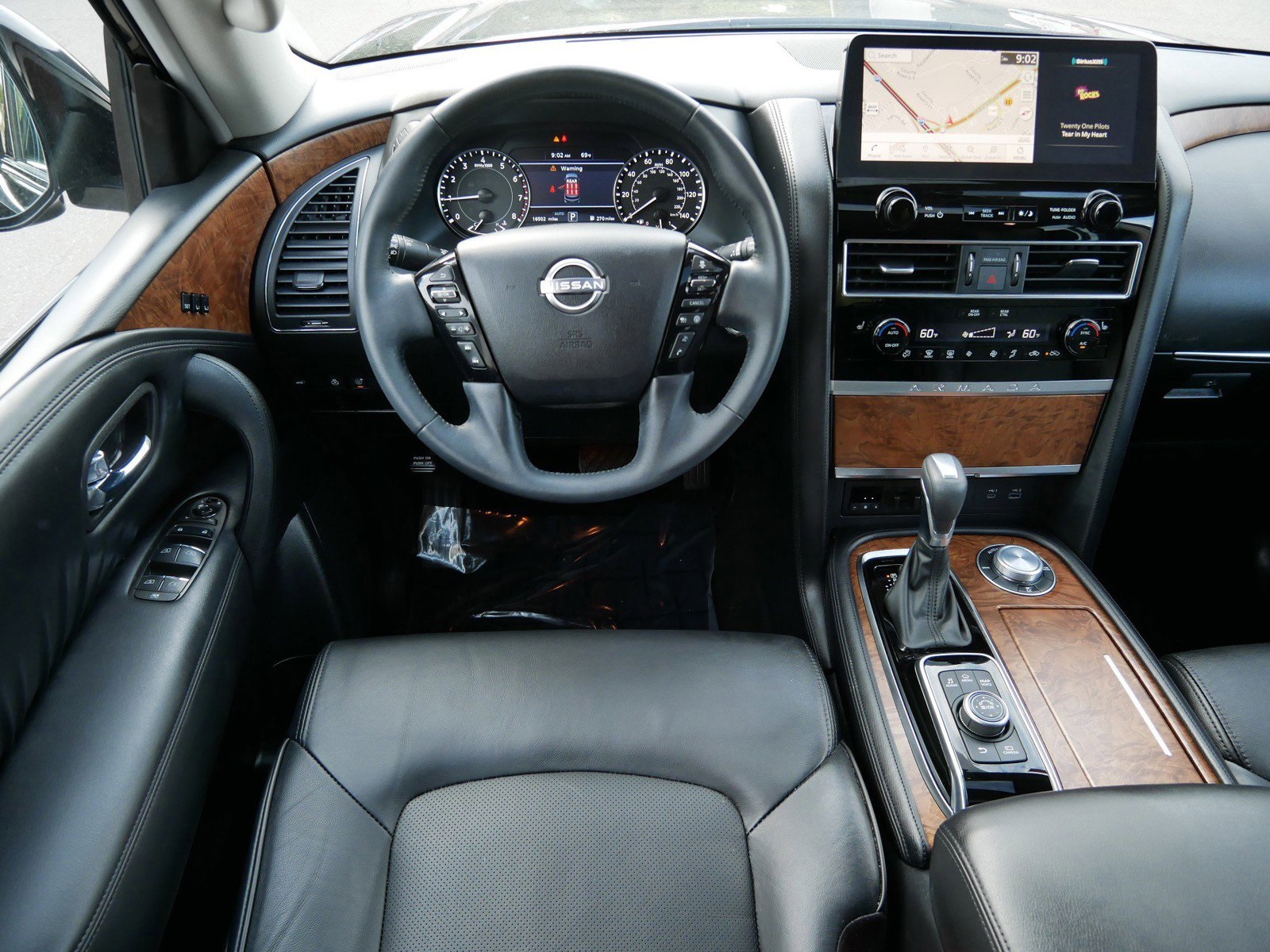 2024 Nissan Armada SL photo 13