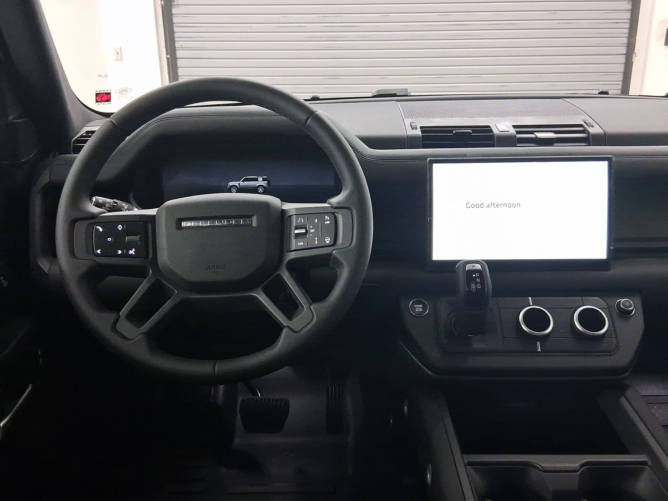 2025 Land Rover Defender 110 S photo 4