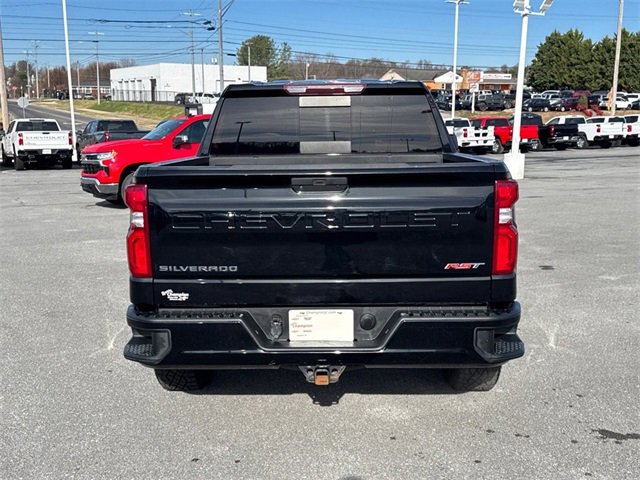 2021 Chevrolet Silverado RST photo 4