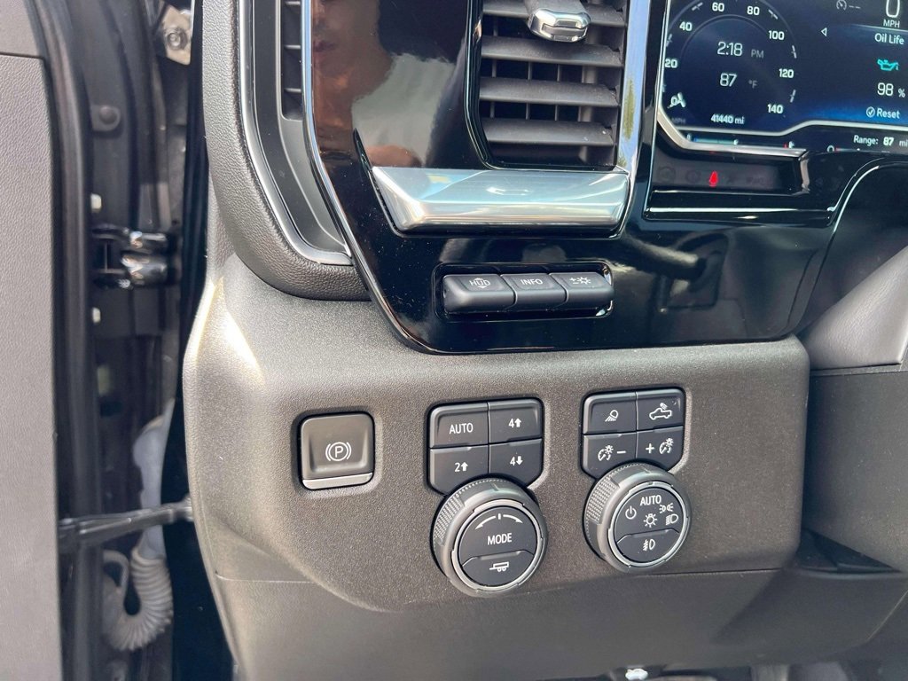 2022 Chevrolet Silverado 1500 High Country photo 14