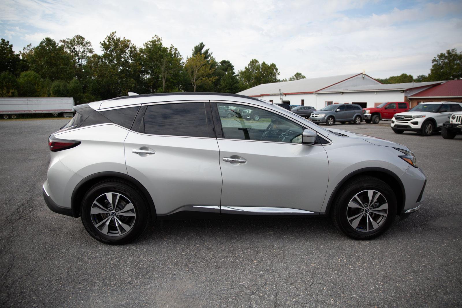 2023 Nissan Murano SV photo 2