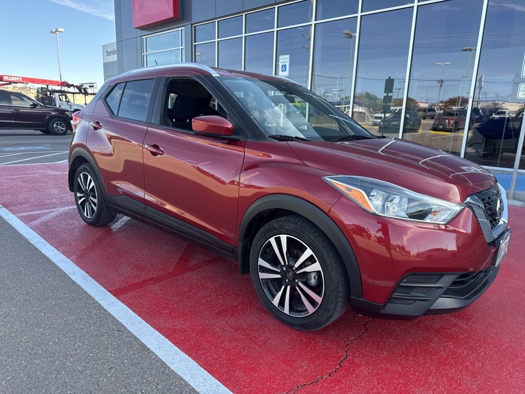 2020 Nissan Kicks SV photo 2