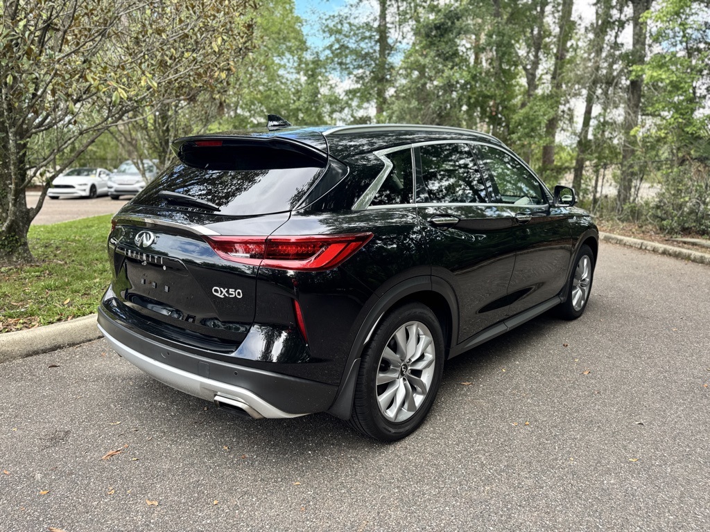 2022 Infiniti QX50 Essential photo 6