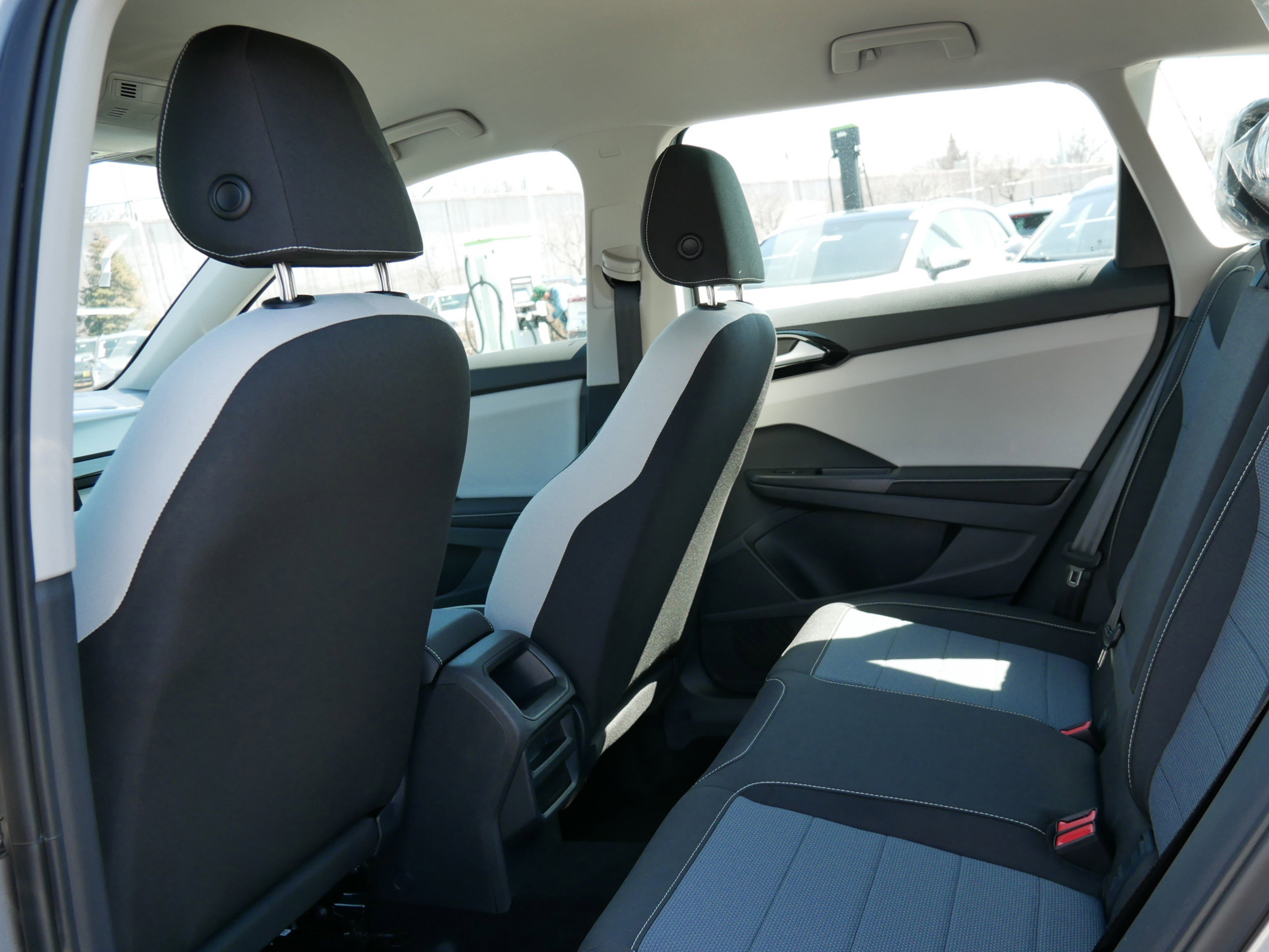 2025 Volkswagen Taos S photo 4