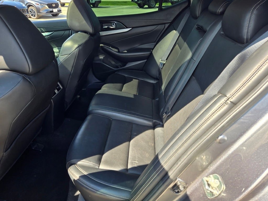 2017 Nissan Maxima SL photo 15