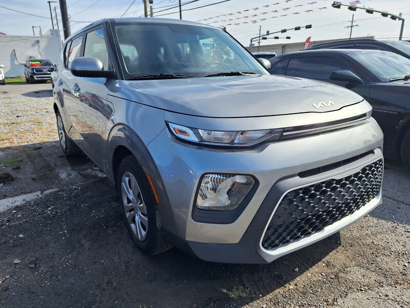 2022 Kia Soul LX photo 3