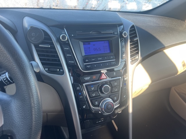 2015 Hyundai Elantra GT Base photo 12
