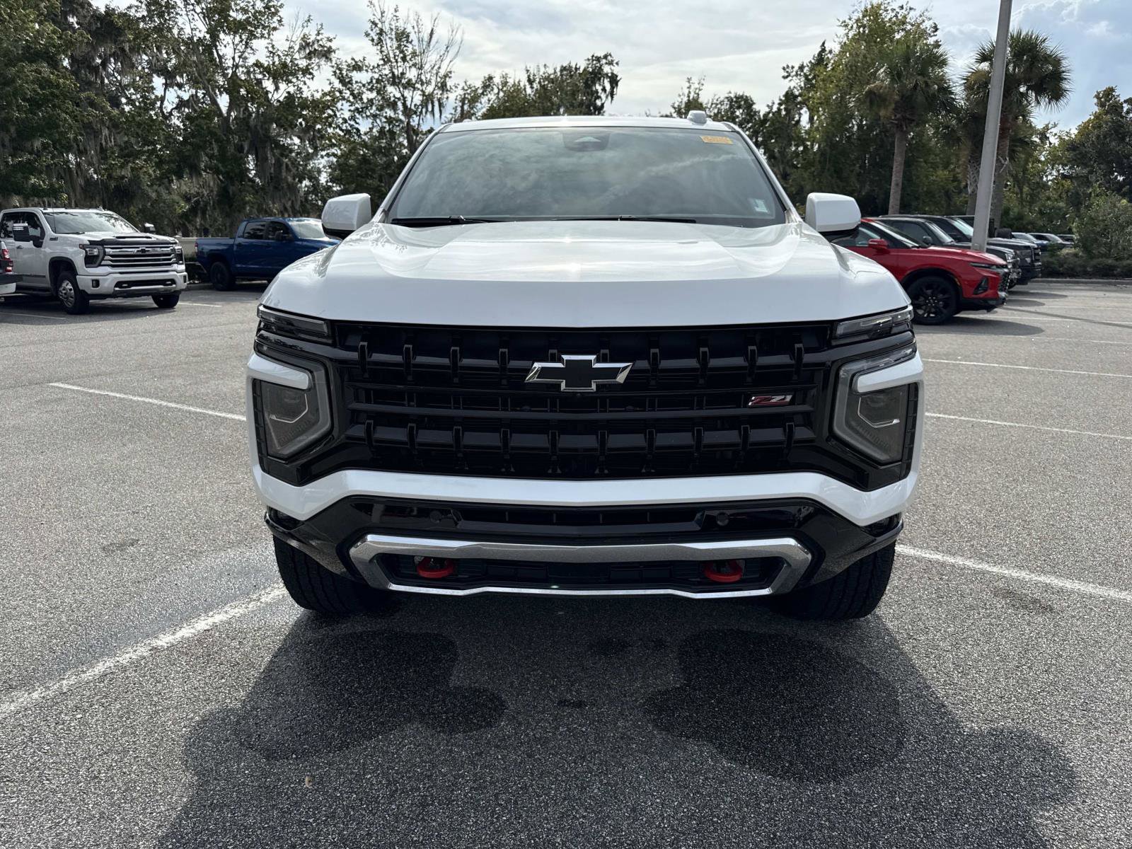 2025 Chevrolet Suburban Z71 photo 7