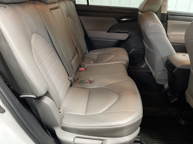 2022 Toyota Highlander XLE photo 22