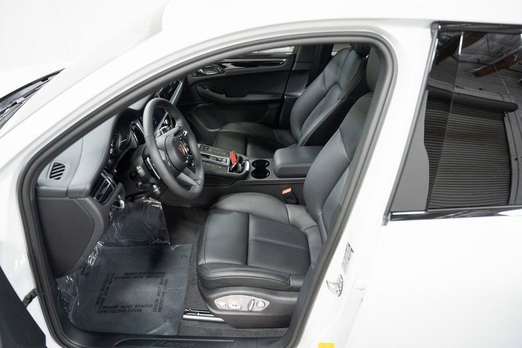 2024 Porsche Macan photo 4