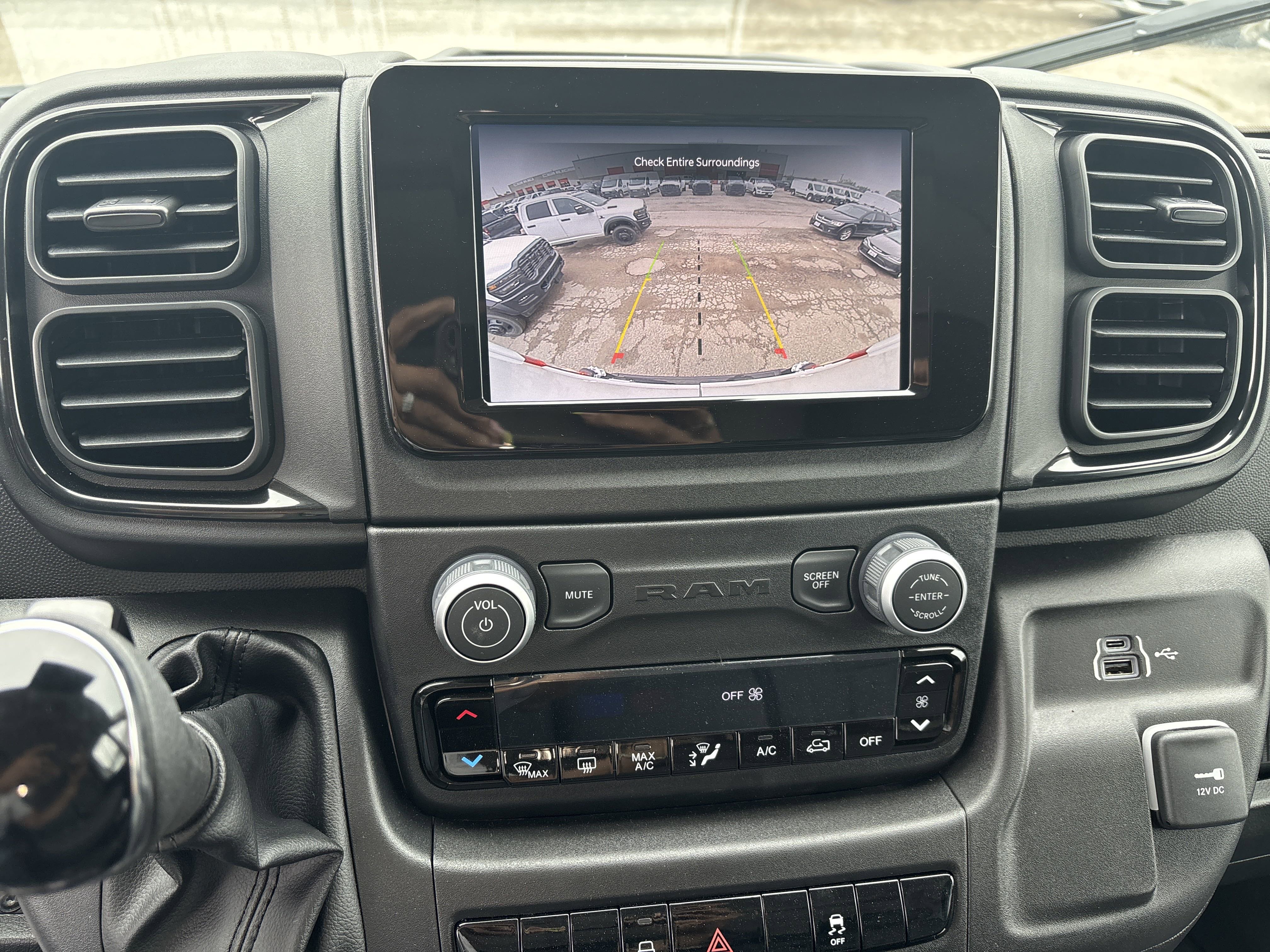 New 2025 Bright White Ram Tradesman image 19