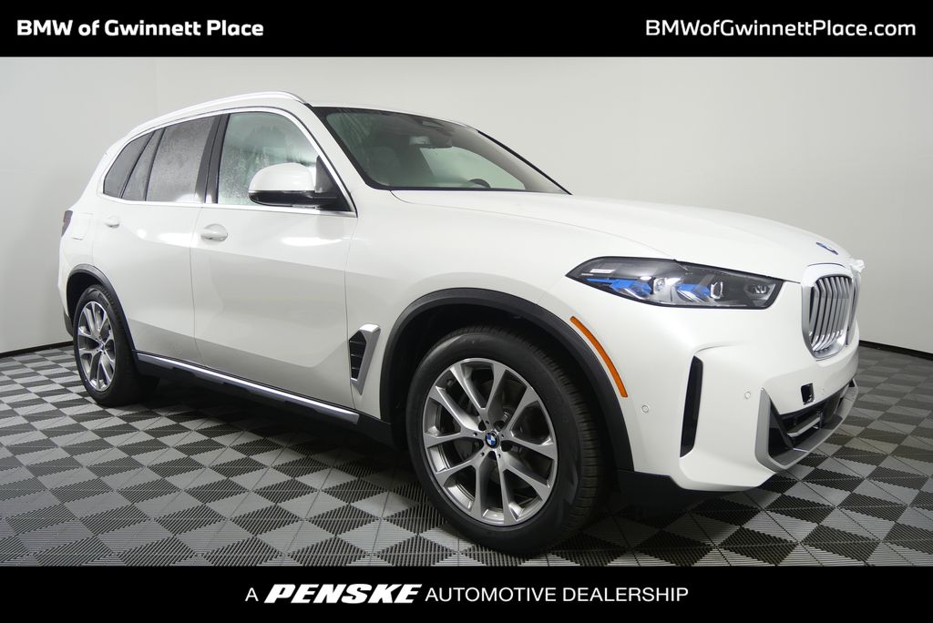 2026 BMW X5 50e's photo