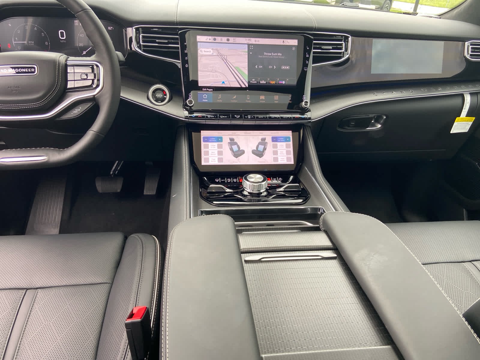 2025 Jeep Grand Wagoneer L II Obsidian photo 15