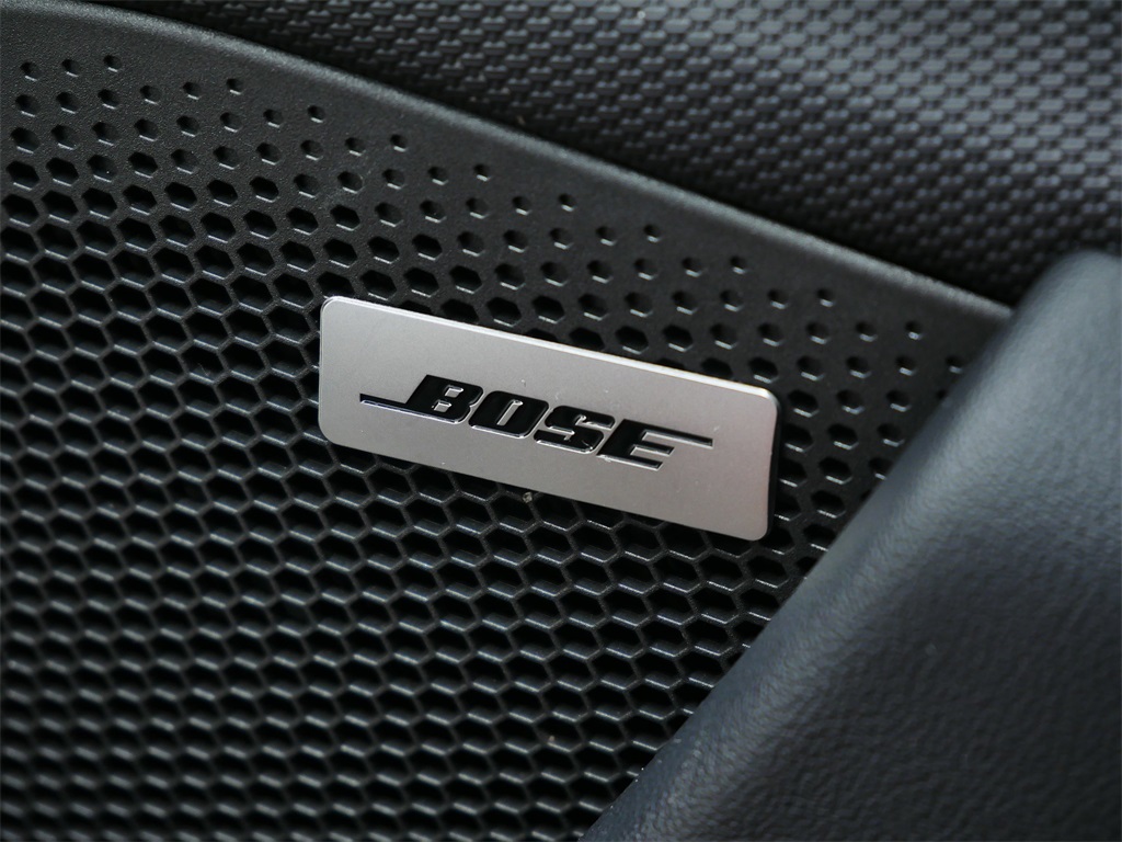 2021 Porsche Taycan Base photo 16