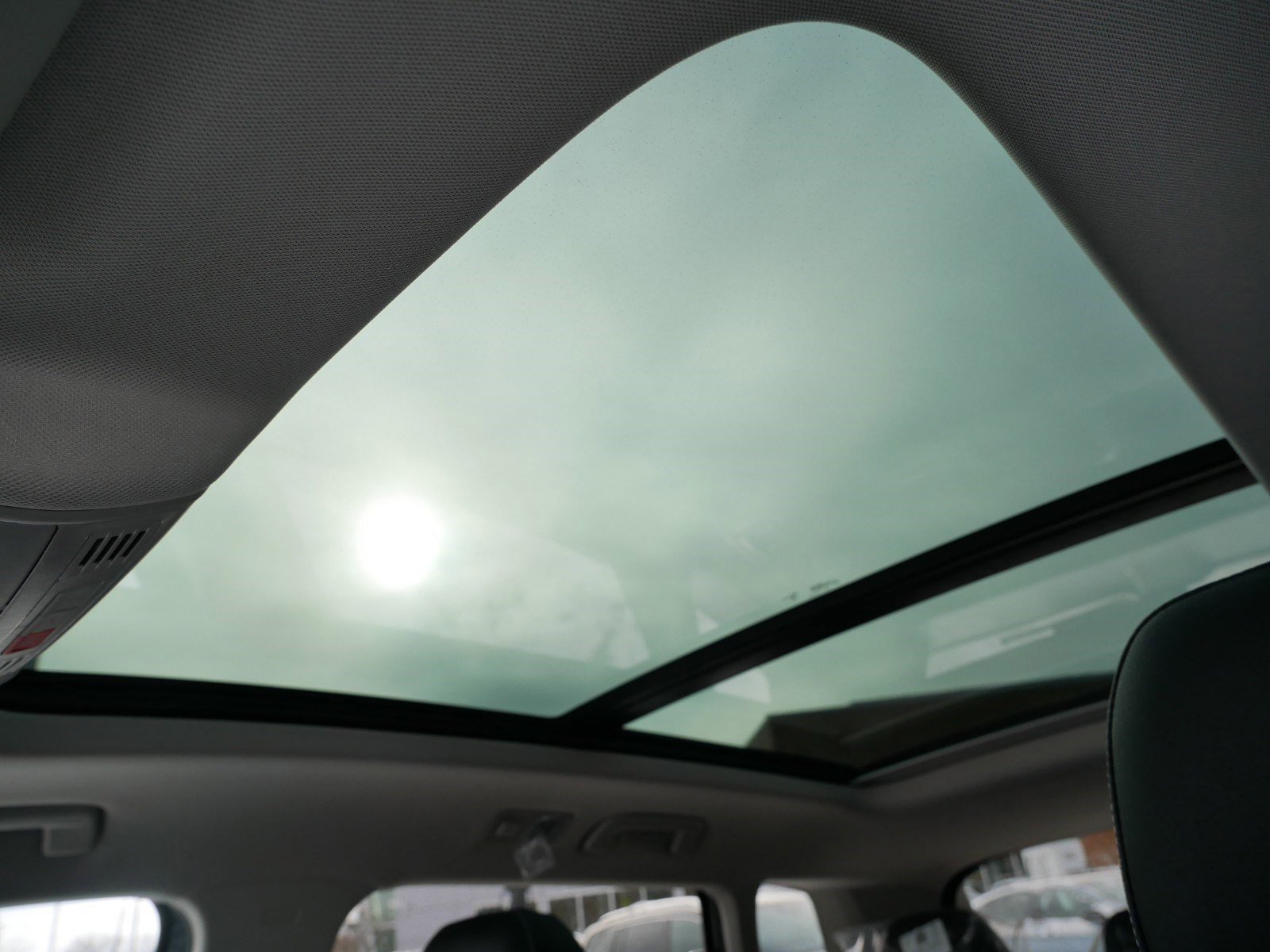 2025 Volkswagen Taos SE photo 7