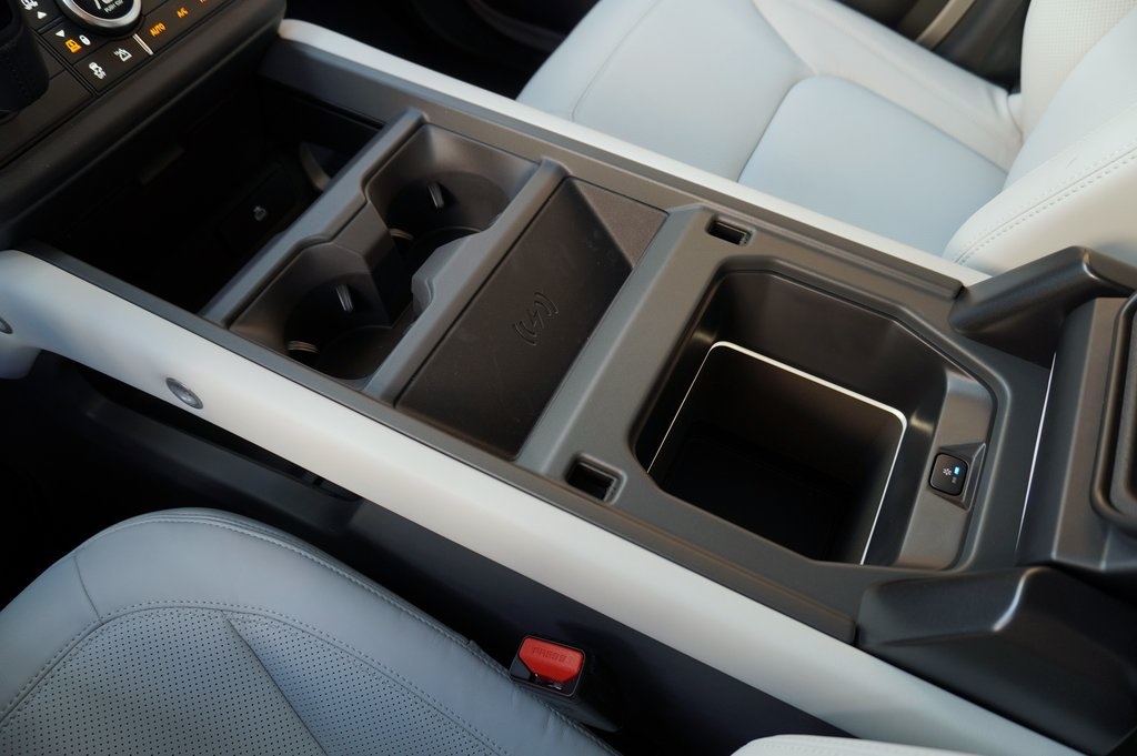 2026 LAND ROVER DEFENDER - Image 29