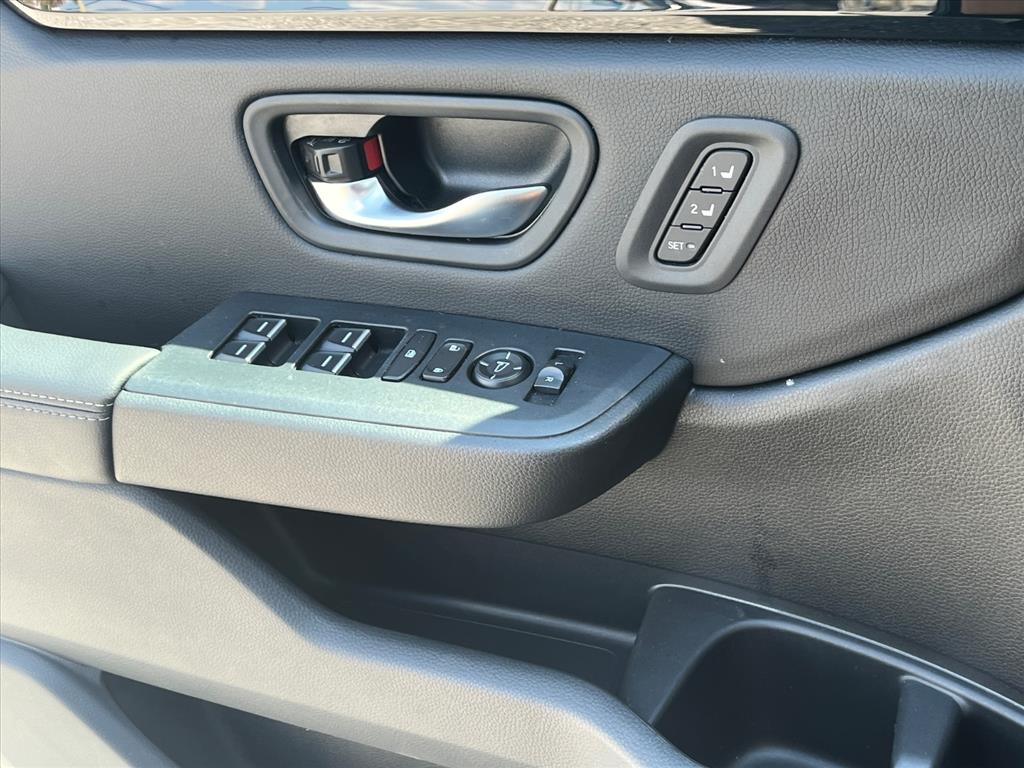 2024 Honda Pilot EX-L photo 17