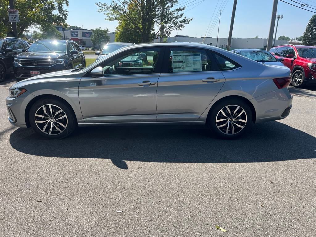 2025 Volkswagen Jetta 1.5T SE photo 4