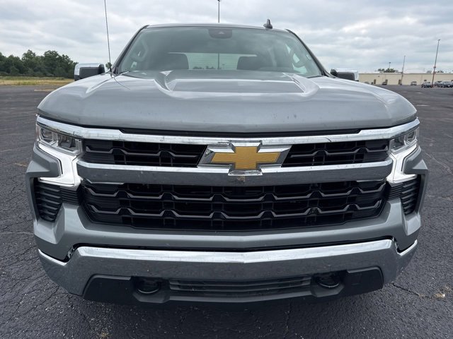 2024 Chevrolet Silverado 1500 LT photo 2