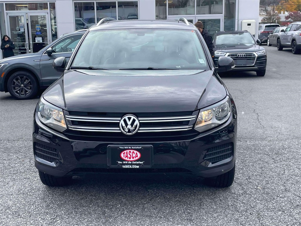 2017 Volkswagen Tiguan Wolfsburg Edition photo 2
