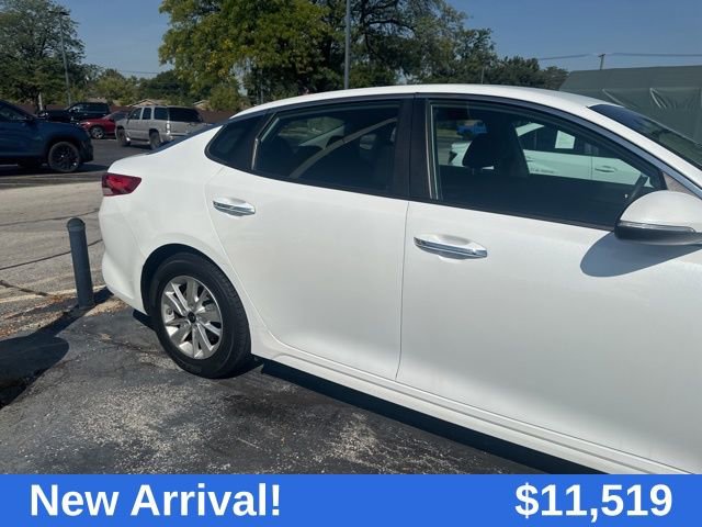 2017 Kia Optima LX photo 2