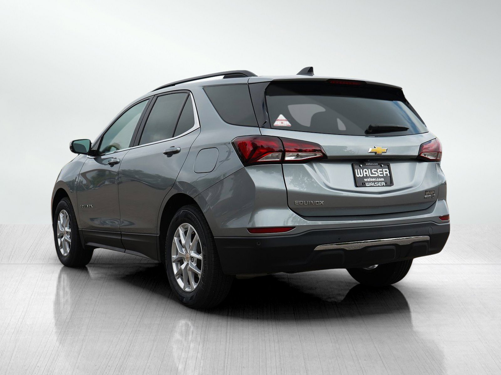 2024 Chevrolet Equinox LT photo 3