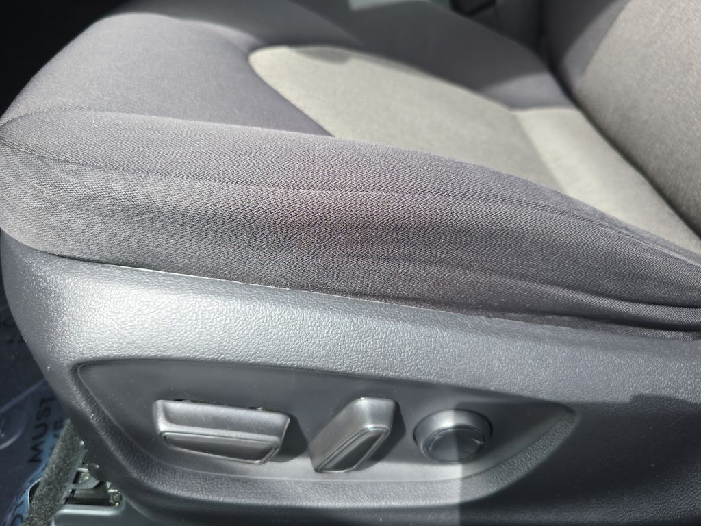 2021 Toyota Camry LE photo 27