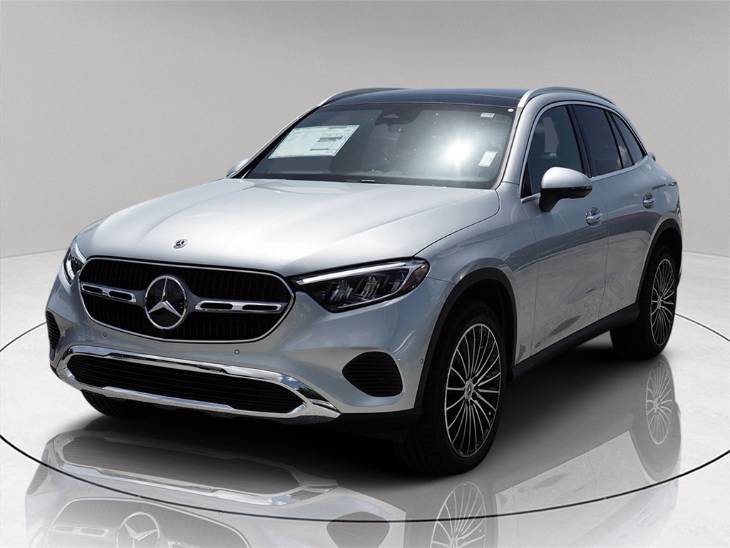 2026 Mercedes Benz GLC 300 photo 3