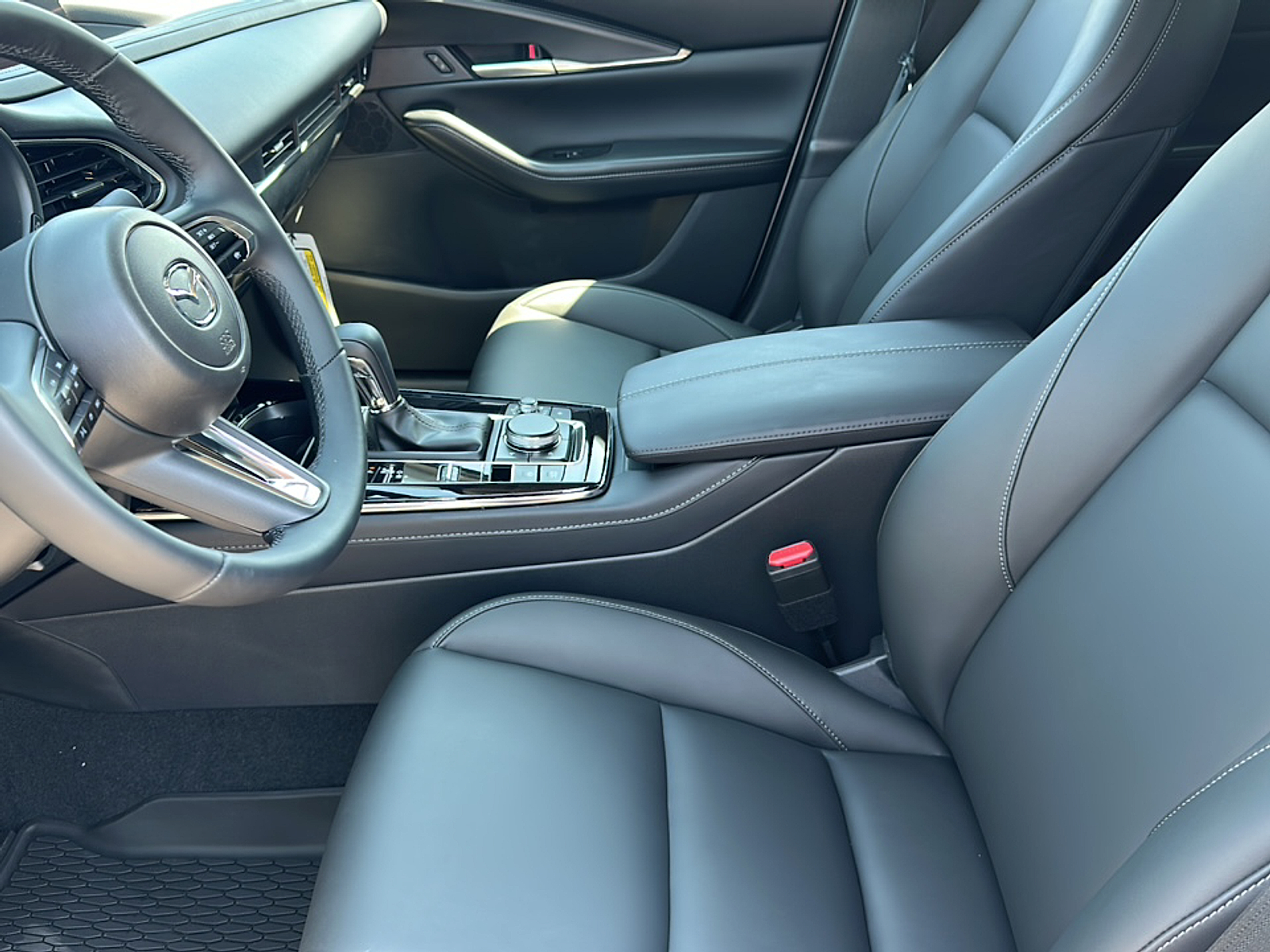 2025 Mazda CX-30 2.5 S Preferred photo 4