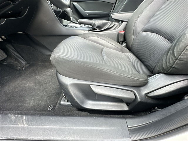 2016 Mazda Mazda3 i Sport photo 12