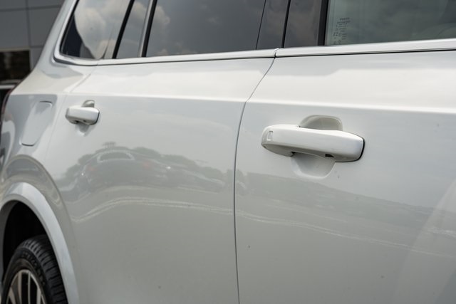 2026 Volvo XC90 T8 Plus photo 10