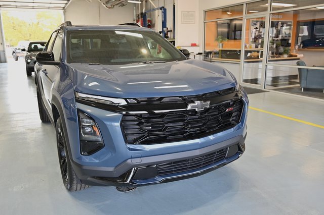 2026 Chevrolet Equinox RS photo 3