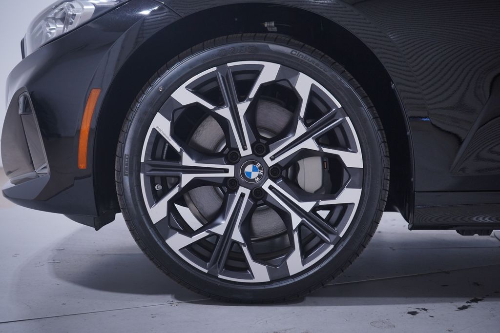 2025 Bmw 330i 3-Series photo 2