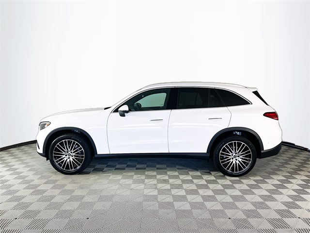 2026 Mercedes Benz GLC 300 4MATIC photo 4