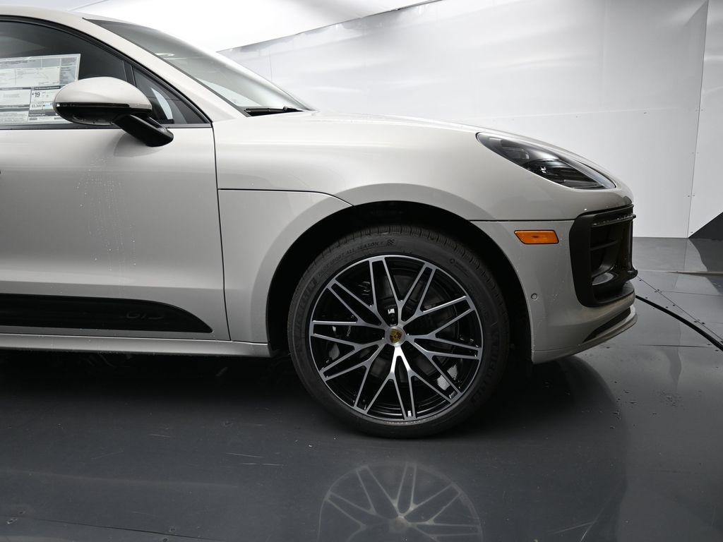 2026 Porsche Macan GTS photo 16