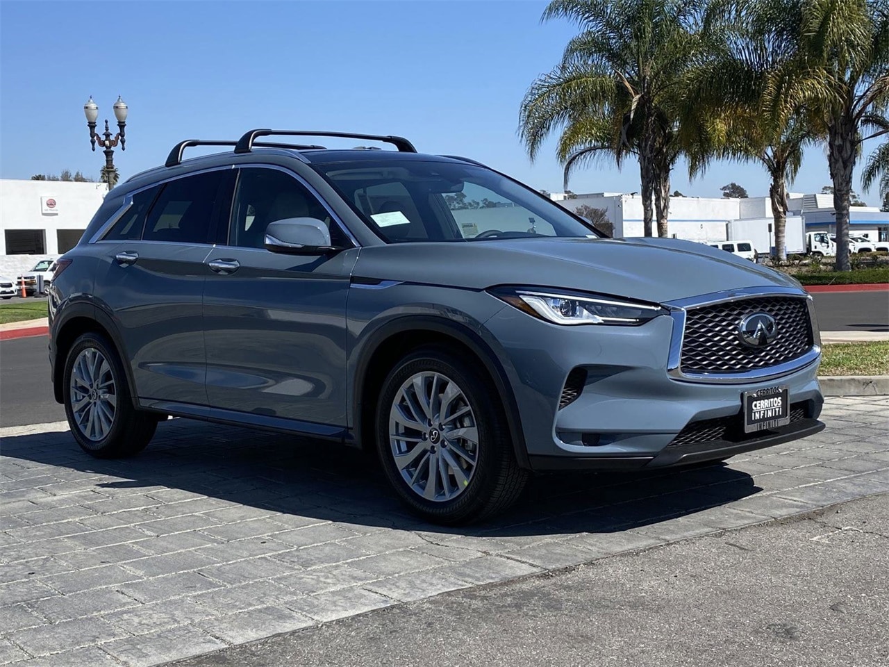 2025 Infiniti QX50 Luxe photo 3