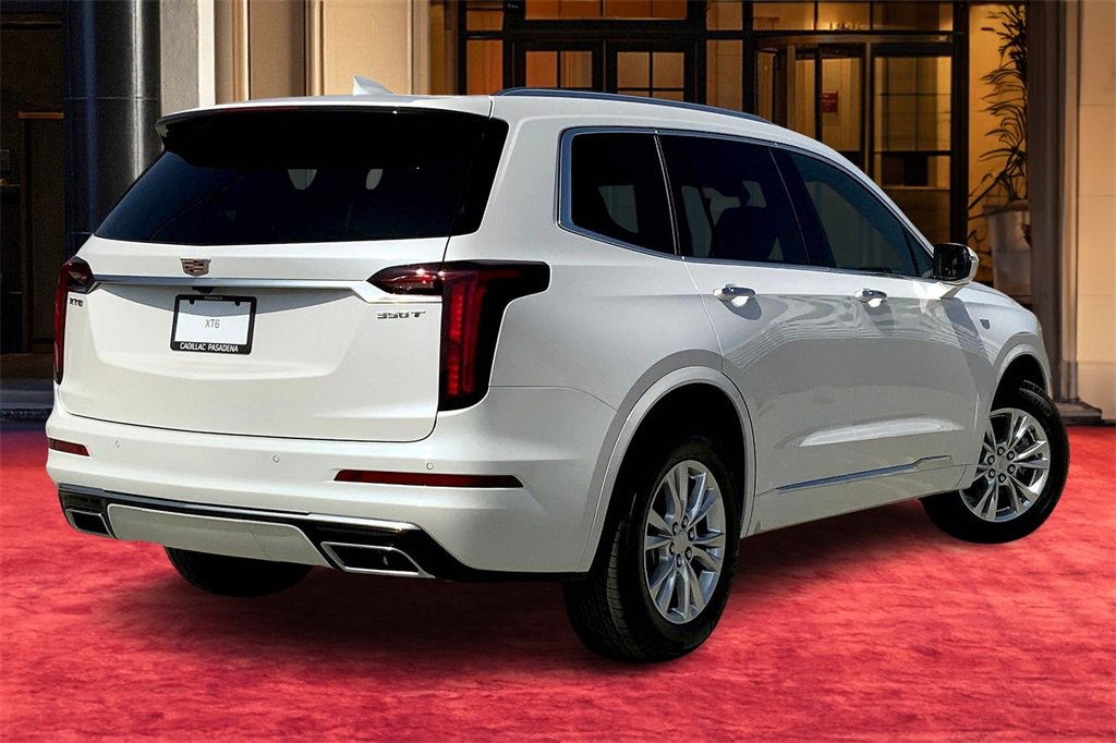 2025 Cadillac XT6 Luxury photo 6