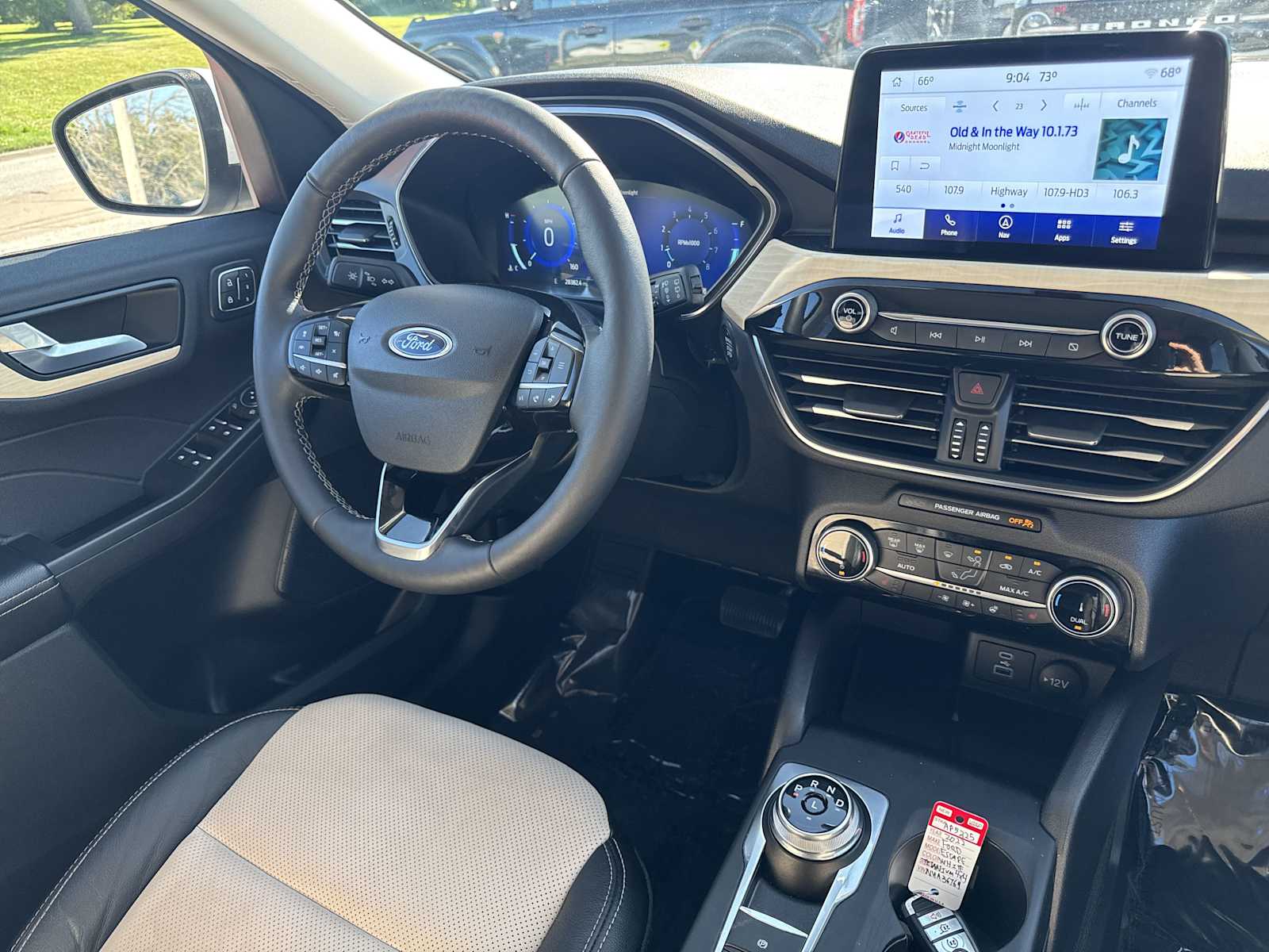 2022 Ford Escape Titanium photo 23
