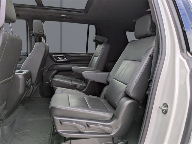 2022 Chevrolet Suburban Z71 photo 13