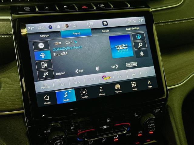 2025 Jeep Grand Cherokee Limited photo 3